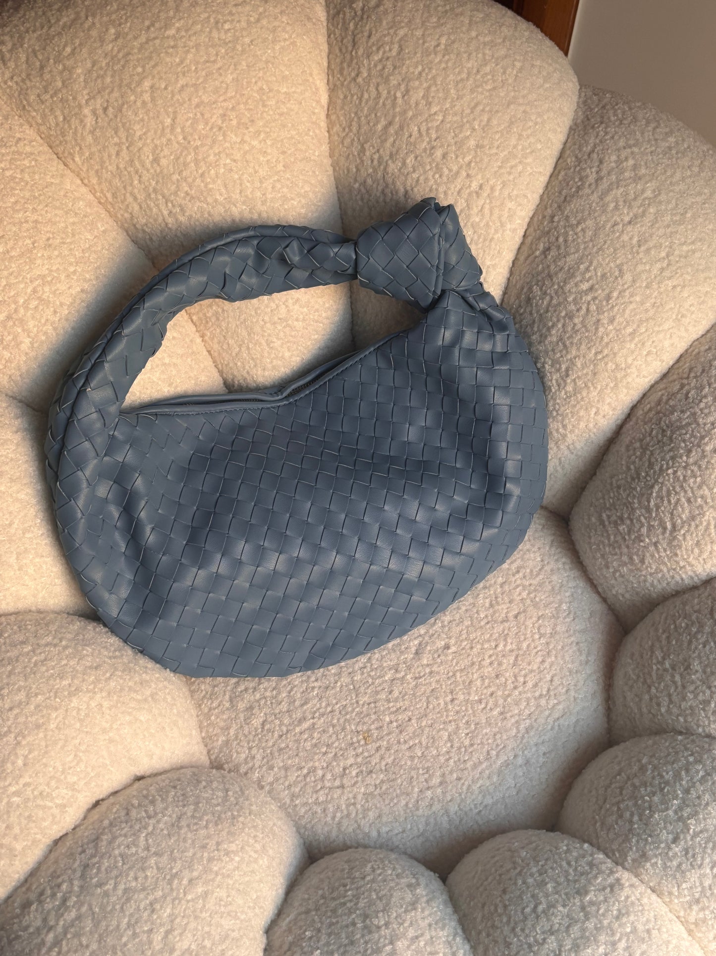 The One With A Knot - Size L